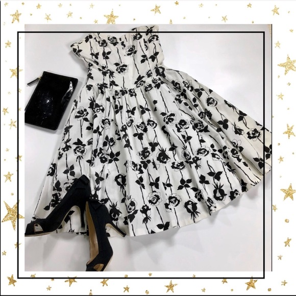 Nicole Miller Dresses & Skirts - Nicole Miller white&black  strapless Dress